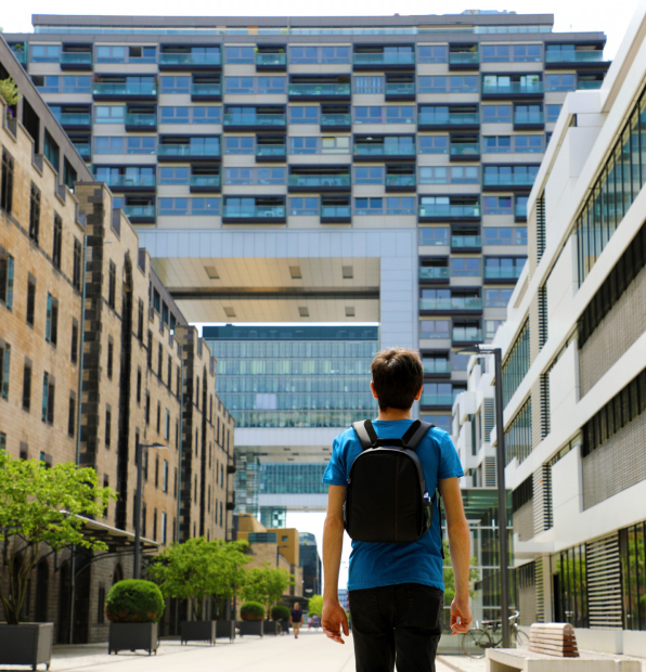 AKADEMIKI I BUDYNKI MIESZKALNE